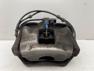 Gebruikte Remklauw (Tang) rechts-voor Mercedes B (W246) 1.6 B-200 BlueEFFICIENCY Turbo 16V Prijs € 50,00 Margeregeling aangeboden door Autohandel & Demontage Weteringbrug