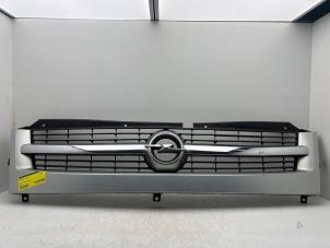 Używane Grill Opel Movano (4A1; 4A2; 4B2; 4B3; 4C2; 4C3) 2.5 CDTI Cena € 100,00 Procedura marży oferowane przez Autohandel & Demontage Weteringbrug