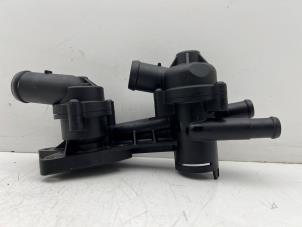 Begagnade Termostathus Volkswagen Passat Variant (365) 1.4 TSI 16V Pris € 15,00 Marginaltabell erbjuds av Autohandel & Demontage Weteringbrug