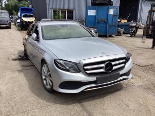 Begagnade Karosshörn, höger fram Mercedes E Estate (S213) E-220d 2.0 Turbo 16V Pris på förfrågan erbjuds av Autohandel & Demontage Weteringbrug