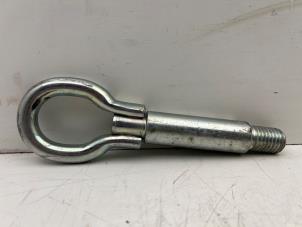 Gebruikte Sleepoog voor Volkswagen Up! (121) 1.0 12V 60 Prijs € 10,00 Margeregeling aangeboden door Autohandel & Demontage Weteringbrug