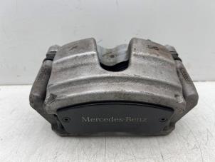 Gebruikte Remklauw (Tang) links-voor Mercedes GLA (H247) 1.3 200 Turbo 16V Prijs € 80,00 Margeregeling aangeboden door Autohandel & Demontage Weteringbrug