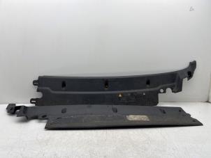 Gebruikte Paravent Opel Movano (4A1; 4A2; 4B2; 4B3; 4C2; 4C3) 2.5 CDTI Prijs € 20,00 Margeregeling aangeboden door Autohandel & Demontage Weteringbrug