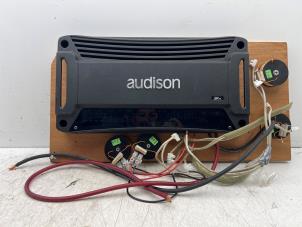 Używane Wzmacniacz radiowy Diversen Pozostale Cena € 200,00 Procedura marży oferowane przez Autohandel & Demontage Weteringbrug