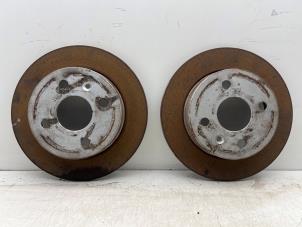 Begagnade Bakre bromsskiva Opel Meriva 1.6 Pris € 30,00 Marginaltabell erbjuds av Autohandel & Demontage Weteringbrug