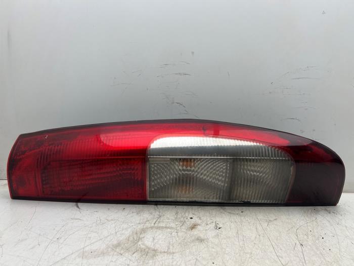Achterlicht rechts van een Mercedes-Benz Vito (639.6) 2.2 109 CDI 16V 2005