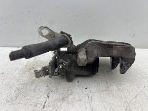 Używane Zacisk hamulcowy prawy tyl Volkswagen Golf V (1K1) 1.6 FSI 16V Cena € 20,00 Procedura marży oferowane przez Autohandel & Demontage Weteringbrug