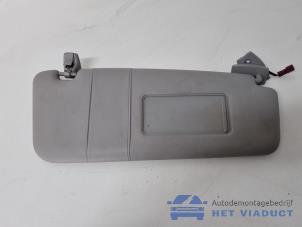 Używane Oslona przeciwsloneczna BMW 5 serie (E60) 530d 24V Cena € 20,00 Procedura marży oferowane przez Het Viaduct