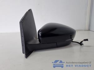 Używane Lusterko zewnetrzne lewe Volkswagen Polo V (6R) 1.0 12V BlueMotion Technology Cena € 60,00 Procedura marży oferowane przez Het Viaduct