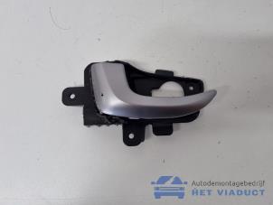 Gebruikte Portiergreep 4Deurs links-achter Hyundai i30 (GDHB5) 1.4 16V Prijs € 20,00 Margeregeling aangeboden door Het Viaduct