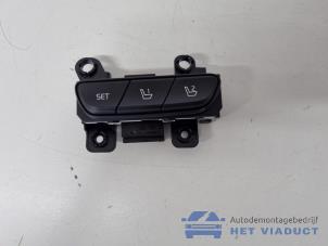 Gebruikte Stoelverstellings Schakelaar Kia Niro I (DE) E-Niro 64 kWh Prijs € 50,00 Margeregeling aangeboden door Het Viaduct