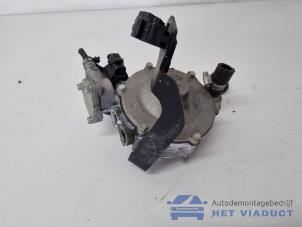 Gebruikte Gasgenerator Dacia Duster (HS) 1.6 16V LPG Prijs € 75,00 Margeregeling aangeboden door Het Viaduct