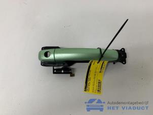 Begagnade Dörrhandtag, 4-dörrars, vänster fram Suzuki Splash 1.2 16V Pris € 25,00 Marginaltabell erbjuds av Het Viaduct