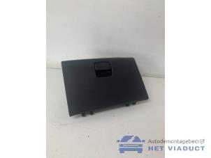 Gebruikte Dashboardkastje Hyundai i10 (B5) 1.0 12V Prijs € 45,00 Margeregeling aangeboden door Het Viaduct