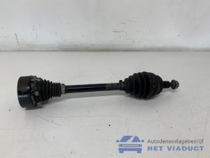 Gebruikte Cardanas links-voor (VWA) Volkswagen New Beetle (1Y7) 1.6 Prijs € 65,00 Margeregeling aangeboden door Het Viaduct