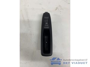 Gebruikte Combischakelaar ramen Suzuki Alto 1.0 12V Prijs € 20,00 Margeregeling aangeboden door Het Viaduct
