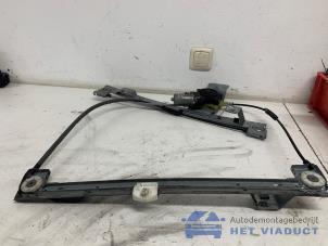 Gebruikte Ruitmechaniek 2Deurs links-voor Mercedes Citan (415.6) 1.5 108 CDI Prijs € 60,00 Margeregeling aangeboden door Het Viaduct