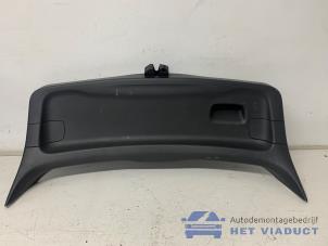 Gebruikte kofferdeksel bekleding Opel Astra K 1.4 Turbo 16V Prijs € 45,00 Margeregeling aangeboden door Het Viaduct