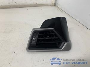 Begagnade Luftmunstycke, instrumentbräda BMW 3 serie (G20) 330e 2.0 TwinPower Turbo 16V Pris € 35,00 Marginaltabell erbjuds av Het Viaduct