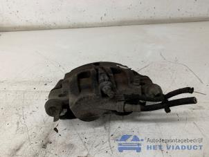 Begagnade Främre bromsok, vänster Iveco New Daily VI 33S15, 35C15, 35S15 Pris € 90,00 Marginaltabell erbjuds av Het Viaduct