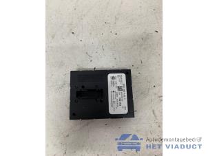 Gebruikte Module keyless vehicle Skoda Fabia III (NJ3) 1.4 TSI 16V R5 Edition Prijs € 85,00 Margeregeling aangeboden door Het Viaduct