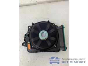 Gebruikte Subwoofer BMW 5 serie Touring (G31) 530d xDrive 3.0 TwinPower Turbo 24V Prijs € 150,00 Margeregeling aangeboden door Het Viaduct