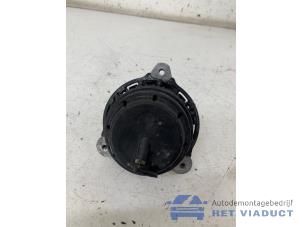 Begagnade Motorfäste BMW 5 serie Touring (G31) 530d xDrive 3.0 TwinPower Turbo 24V Pris € 40,00 Marginaltabell erbjuds av Het Viaduct