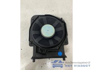 Gebruikte Subwoofer BMW 1 serie (F40) 118d 2.0 16V Prijs € 150,00 Margeregeling aangeboden door Het Viaduct