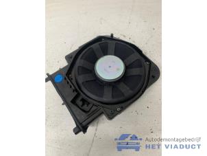 Gebruikte Subwoofer BMW 1 serie (F40) 118d 2.0 16V Prijs € 150,00 Margeregeling aangeboden door Het Viaduct