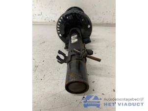 Używane Amortyzator lewy przód Audi A1 Sportback (8XA/8XF) 1.0 TFSI Ultra 12V Cena € 70,00 Procedura marży oferowane przez Het Viaduct