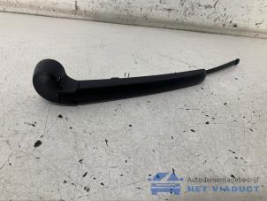 Gebruikte Ruitenwisserarm achter Audi A1 Sportback (8XA/8XF) 1.0 TFSI Ultra 12V Prijs € 15,00 Margeregeling aangeboden door Het Viaduct