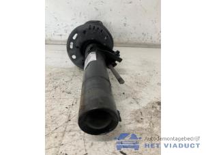 Gebruikte Veerpoot rechts-voor Volkswagen Scirocco (137/13AD) 1.4 TSI 122 16V Prijs € 80,00 Margeregeling aangeboden door Het Viaduct