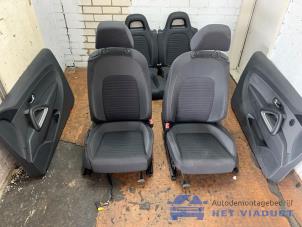 Używane Zestaw powlok (kompletny) Volkswagen Scirocco (137/13AD) 1.4 TSI 122 16V Cena € 450,00 Procedura marży oferowane przez Het Viaduct