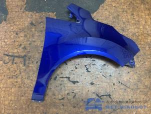 Używane Blotnik prawy przód Ford B-Max (JK8) 1.0 EcoBoost 12V 100 Cena € 150,00 Procedura marży oferowane przez Het Viaduct