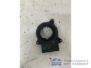 Używane Przewód spiralny poduszki powietrznej Renault Captur (2R) 0.9 Energy TCE 12V Cena € 30,00 Procedura marży oferowane przez Het Viaduct