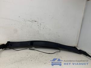 Używane Parawan Renault Kadjar (RFEH) 1.2 Energy TCE 130 Cena € 50,00 Procedura marży oferowane przez Het Viaduct