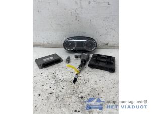 Begagnade Tändningslås + dator Volkswagen Polo V (6R) 1.2 12V BlueMotion Technology Pris € 300,00 Marginaltabell erbjuds av Het Viaduct