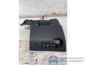 Gebruikte Afdekplaat diversen Volkswagen Caddy IV 2.0 TDI 102 Prijs € 15,00 Margeregeling aangeboden door Het Viaduct