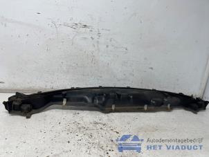 Gebruikte Paravent Ford Fiesta 6 (JA8) 1.0 EcoBoost 12V 100 Prijs € 30,00 Margeregeling aangeboden door Het Viaduct