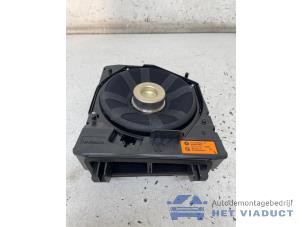 Gebruikte Subwoofer BMW M135 (F40) M135i xDrive 2.0 TwinPower 16V Prijs € 100,00 Margeregeling aangeboden door Het Viaduct