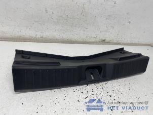 Gebruikte Slotvanger Achterklep Nissan Juke (F16) 1.6 Hybrid 16V Prijs € 60,00 Margeregeling aangeboden door Het Viaduct