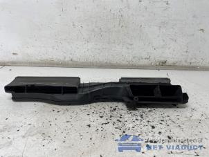 Gebruikte Luchtgeleider Skoda Octavia Combi (5EAC) 2.0 TDI RS 16V Prijs € 30,00 Margeregeling aangeboden door Het Viaduct