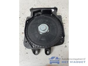 Gebruikte Subwoofer BMW 1 serie (F40) 118d 2.0 16V Prijs € 40,00 Margeregeling aangeboden door Het Viaduct