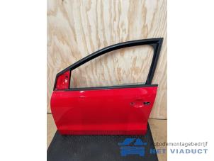 Gebruikte Portier 4Deurs links-voor Volkswagen Polo V (6R) 1.2 TSI 16V BlueMotion Technology Prijs € 300,00 Margeregeling aangeboden door Het Viaduct