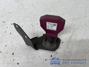 Begagnade Adaptiv farthållare, sensor (avstånd) Audi A4 Avant (B9) 2.0 TDI Ultra 16V Pris € 15,00 Marginaltabell erbjuds av Het Viaduct