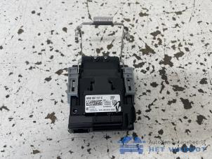 Używane Kamera przednia Audi A4 Avant (B9) 1.4 TFSI 16V Cena € 145,00 Procedura marży oferowane przez Het Viaduct