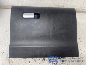 Begagnade Handskfack Mazda CX-30 (DM) 2.0 e-SkyActiv-X 181 M Hybrid 16V Pris € 95,00 Marginaltabell erbjuds av Het Viaduct