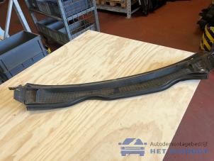 Gebruikte Paravent Ford Fiesta 7 1.5 TDCi 120 Prijs € 30,00 Margeregeling aangeboden door Het Viaduct