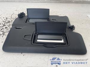 Gebruikte Zonneklep set Mercedes A (177.0) 1.3 A-180 Turbo 16V Prijs € 25,00 Margeregeling aangeboden door Het Viaduct