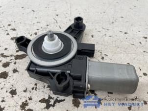 Używane Silnik szyby drzwiowej Mercedes A (177.0) 1.3 A-180 Turbo 16V Cena € 25,00 Procedura marży oferowane przez Het Viaduct